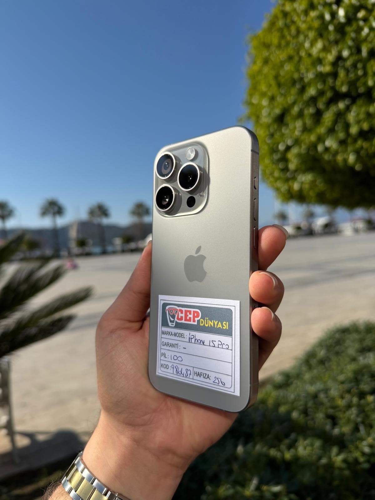 İphone 16 Pro alternatif görsel